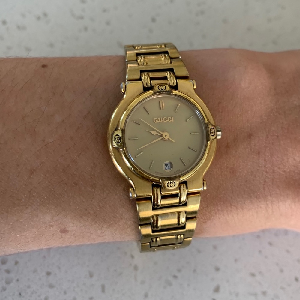 VINTAGE GUCCI 9200L Gold Plated Watch - Picture 5 of 6
